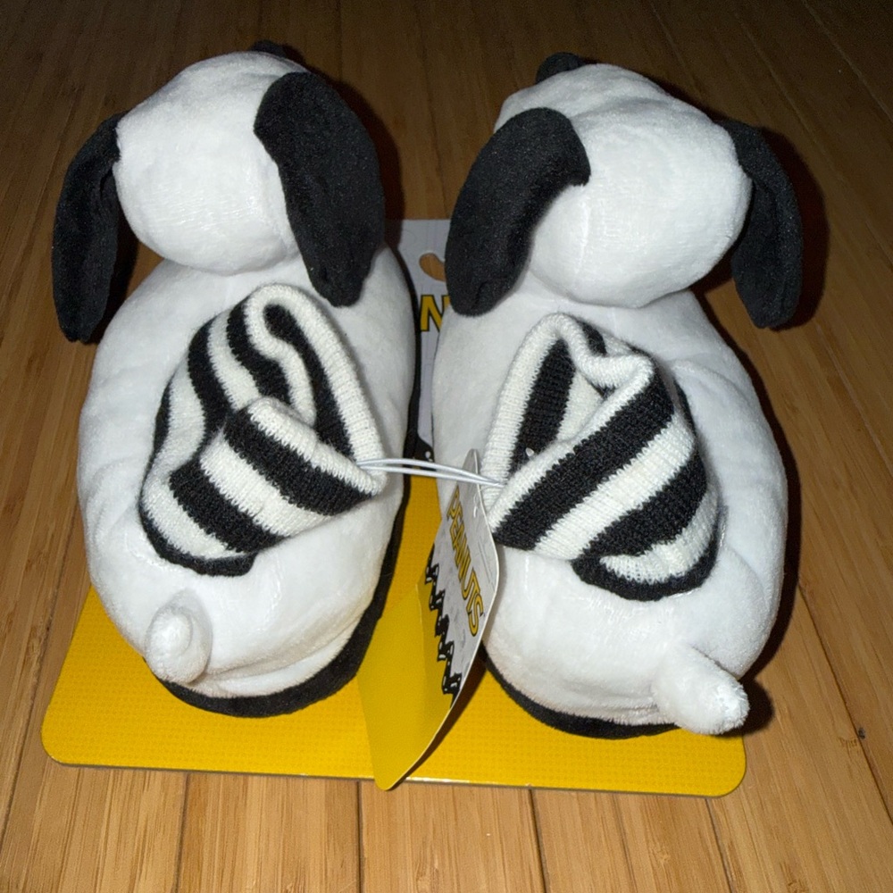 Peanuts Snoopy Slippers - Picture 3 of 4
